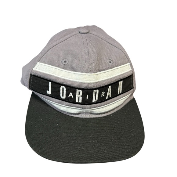 Jordan Two-Tone Gray and Black Hat - Picture 1 of 5